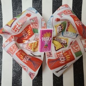 Yummy snacks jumbo hair bow
